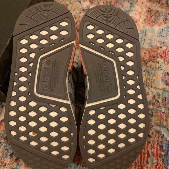 Women’s Adidas NMD - Picture 4 of 6